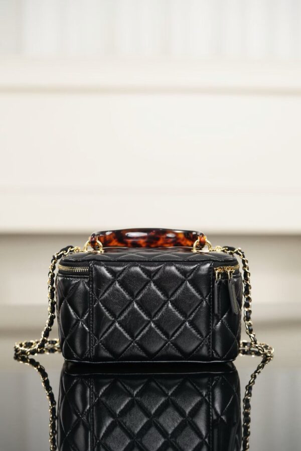 CHANEL Long Vanity with Chain