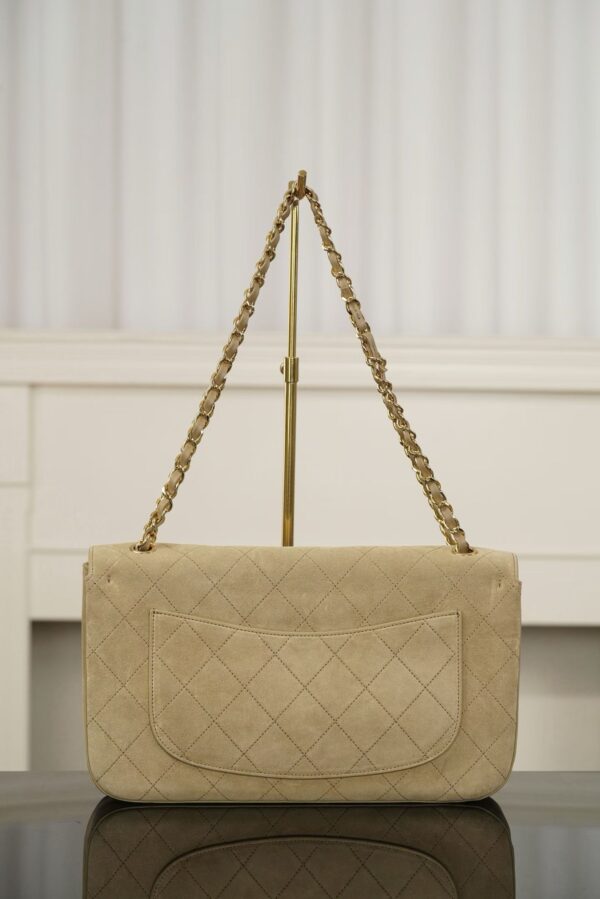 CHANEL Maxi Flap bag