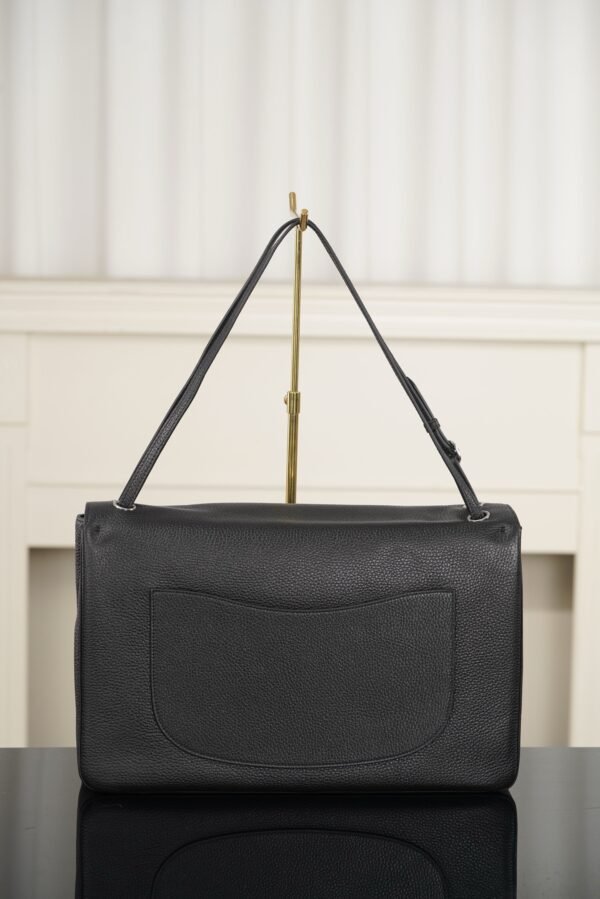 CHANEL Maxi Flapbag