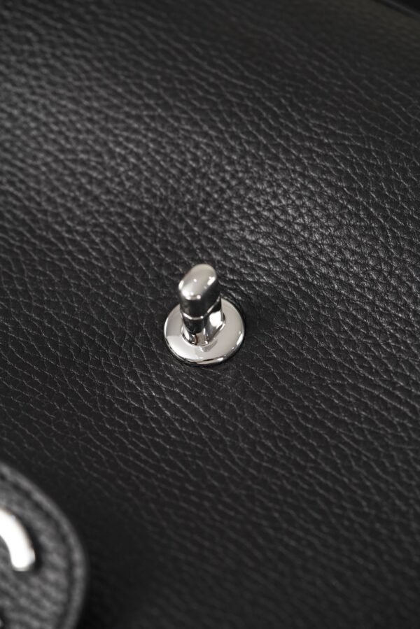 CHANEL Maxi Flapbag