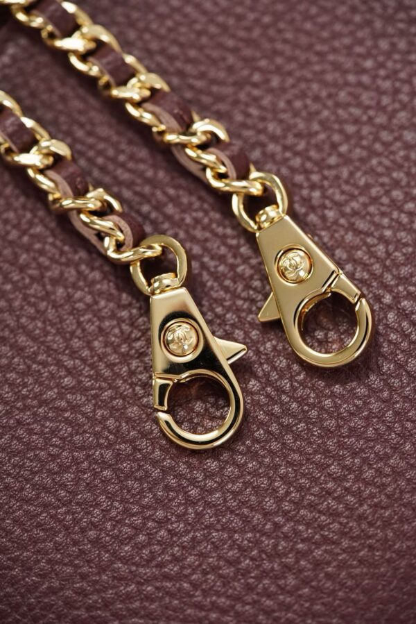 CHANEL Vanity with Chain