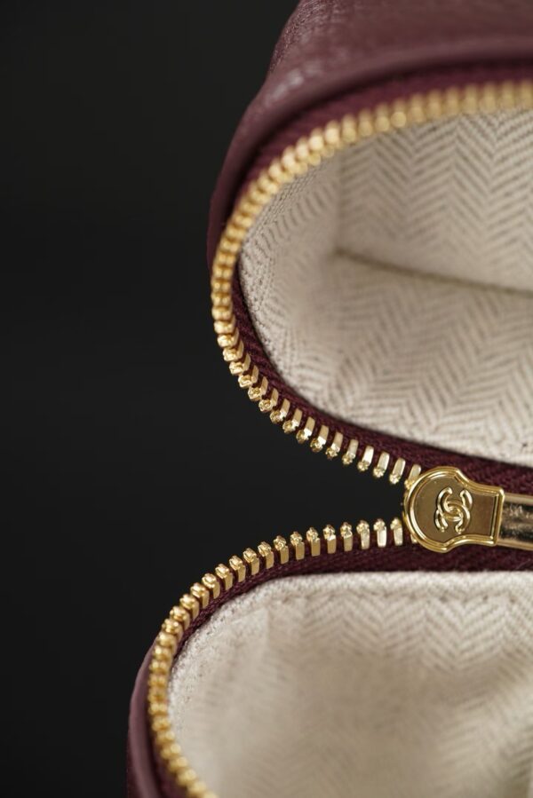 CHANEL Vanity with Chain