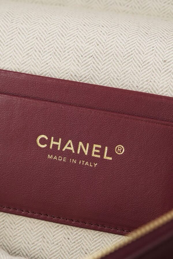CHANEL Vanity with Chain