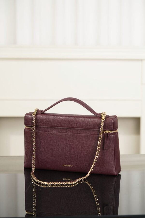 CHANEL Vanity with Chain