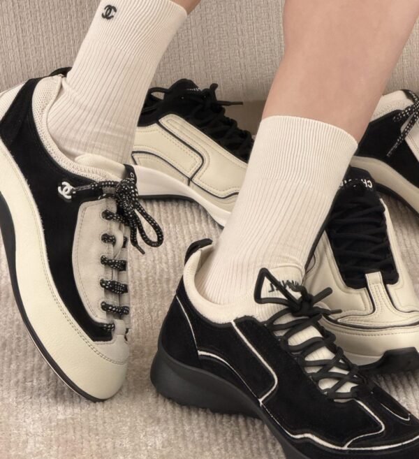CHANEL  Sneakers