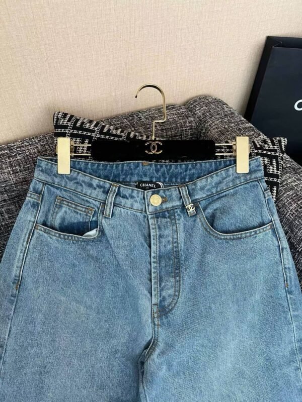 CHANEL Jeans