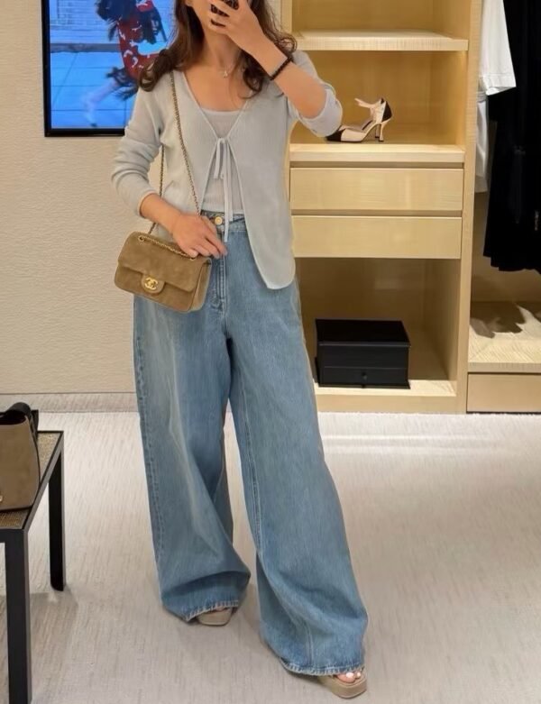 CHANEL Jeans