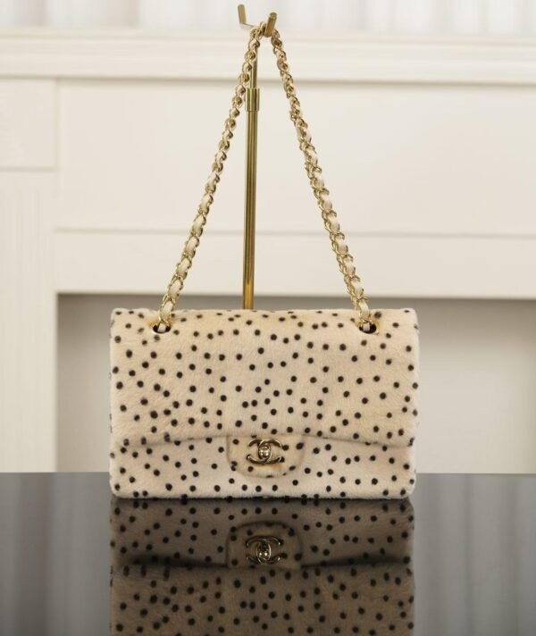 CHANEL Flip-top bag
