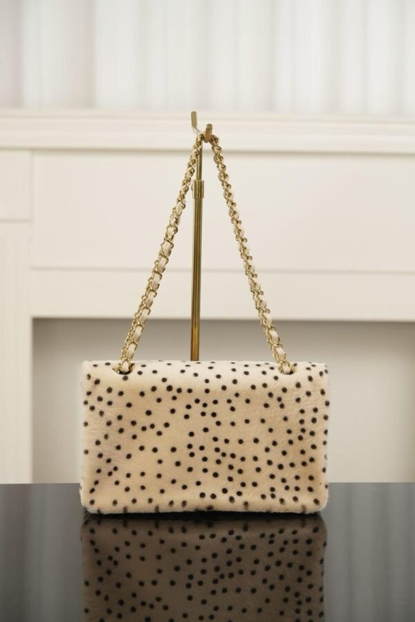 CHANEL Flip-top bag