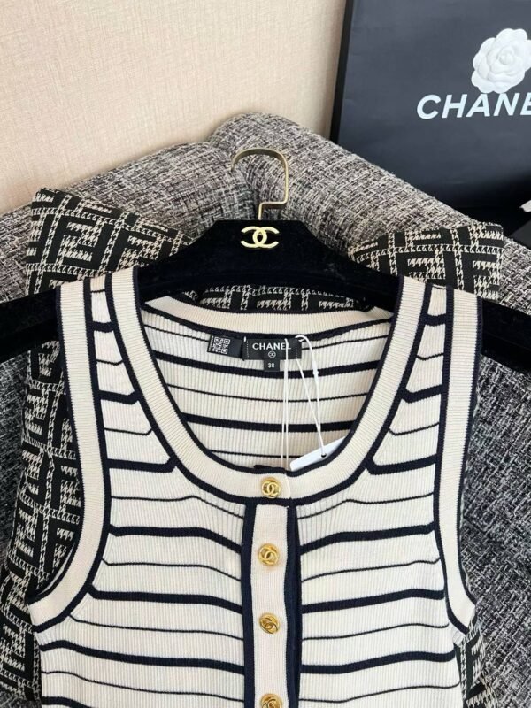 CHANEL Vest