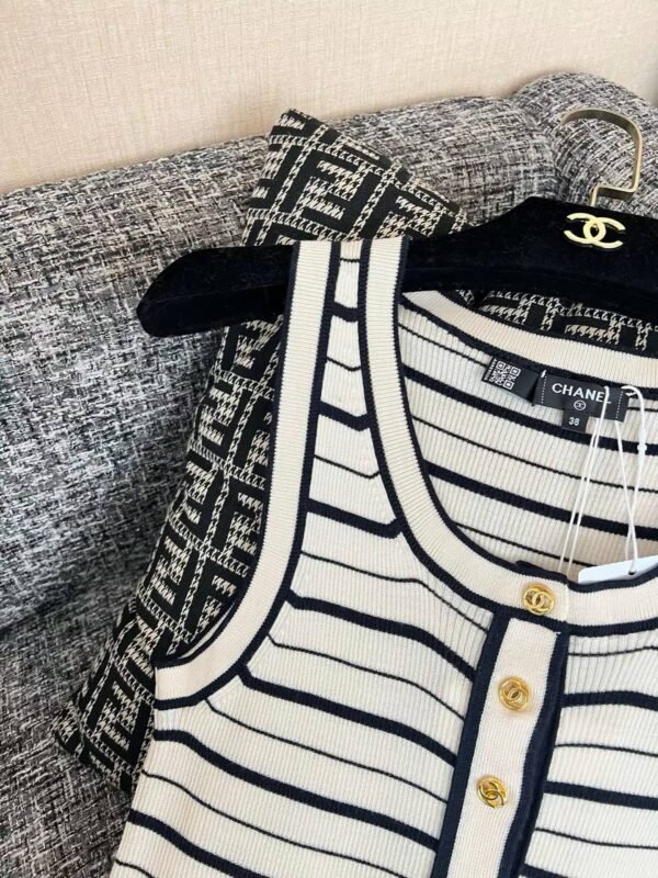 CHANEL Vest