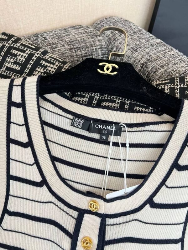CHANEL Vest