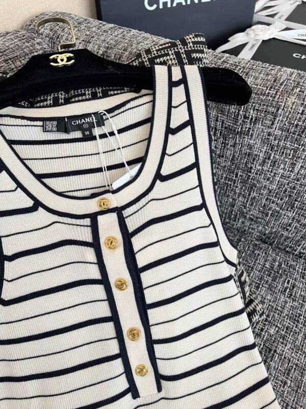 CHANEL Vest