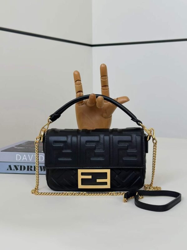 FENDI BAGUETTE