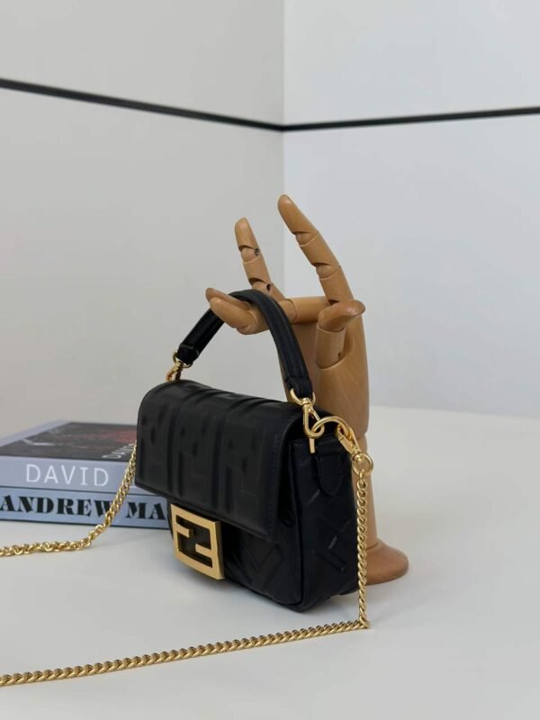 FENDI BAGUETTE