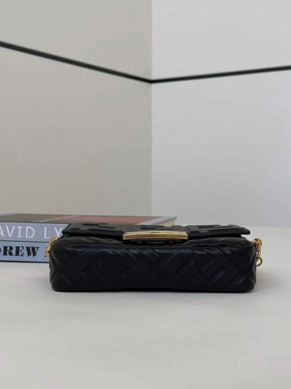 FENDI BAGUETTE
