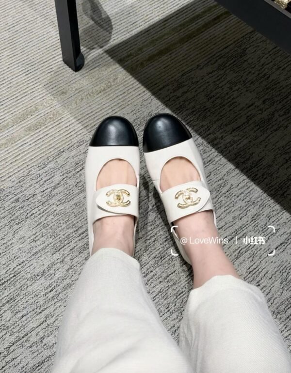 CHANEL Flat Casual Shoes