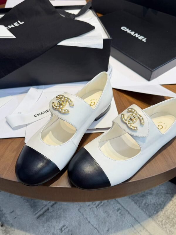 CHANEL Flat Casual Shoes