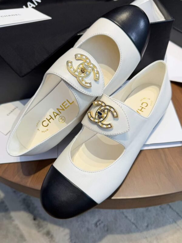 CHANEL Flat Casual Shoes