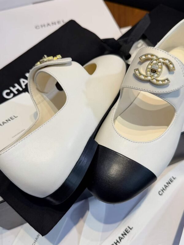 CHANEL Flat Casual Shoes