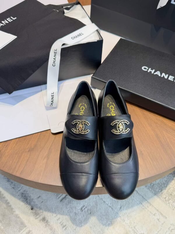 CHANEL Flat Casual Shoes