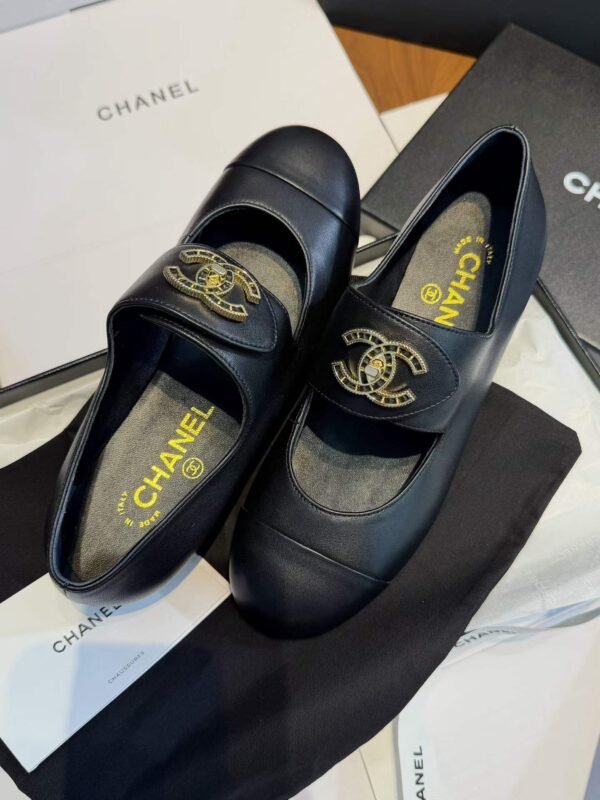 CHANEL Flat Casual Shoes