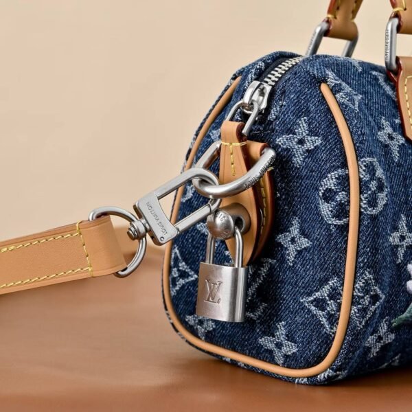 LOUIS VUITTON Speedy 18 Bandoulière Bag