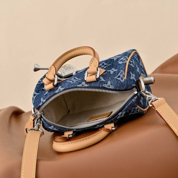 LOUIS VUITTON Speedy 18 Bandoulière Bag