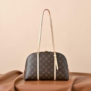 LOUIS VUITTON M28951 Squire East West Bag