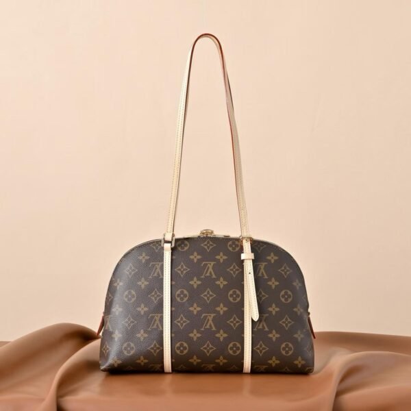 LOUIS VUITTON M28951 Squire East West Bag