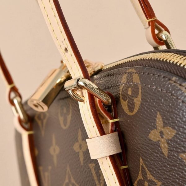 LOUIS VUITTON M28953 Squire East West Bag