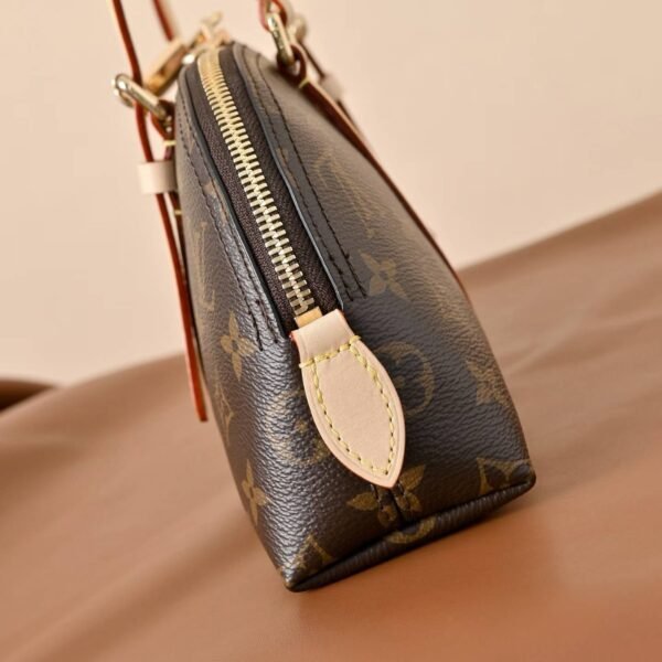 LOUIS VUITTON M28953 Squire East West Bag