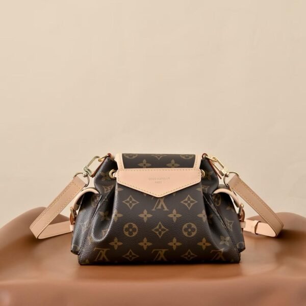 LOUIS VUITTON M25085  Odyssée Bag