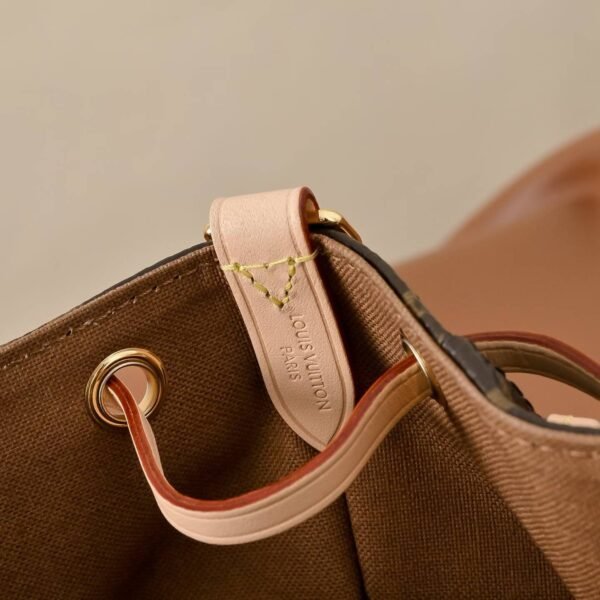 LOUIS VUITTON M25085  Odyssée Bag