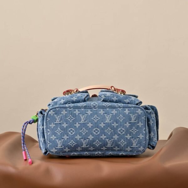 LOUIS VUITTON  M27330 Montsouris Cargo Bag