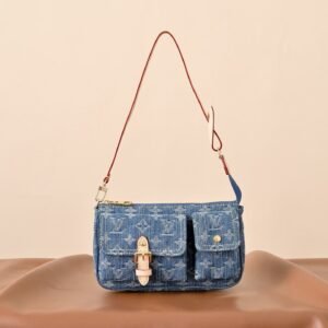 LOUIS UVITTON  M27602 Pochette Accessoire Cargo Bag