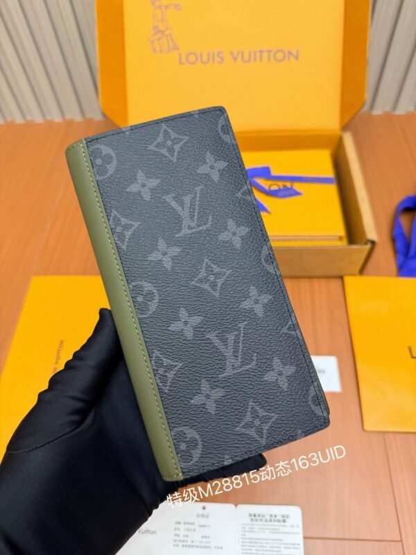 LOUIS VUITTON M28642 Wallet