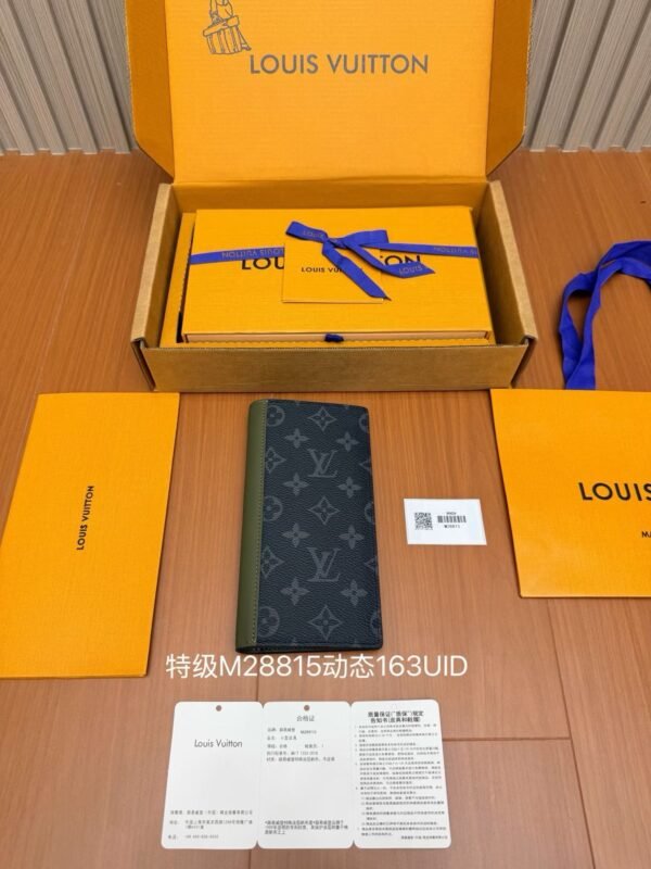 LOUIS VUITTON M28642 Wallet