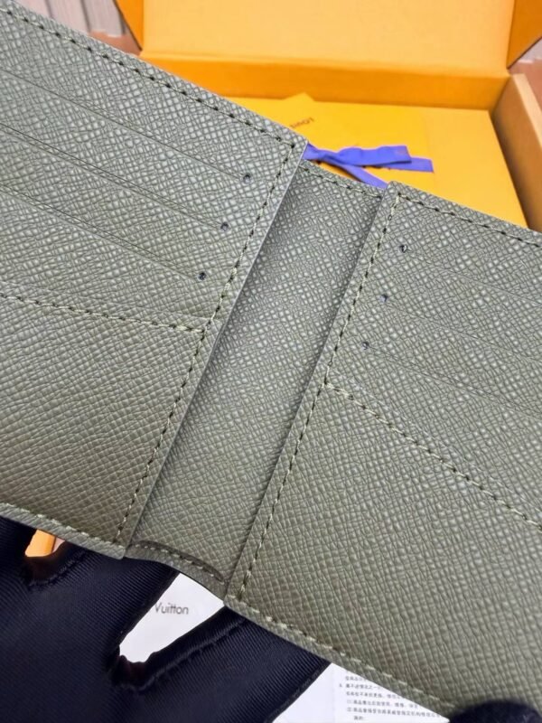 LOUIS VUITTON M28644 Slender Wallet