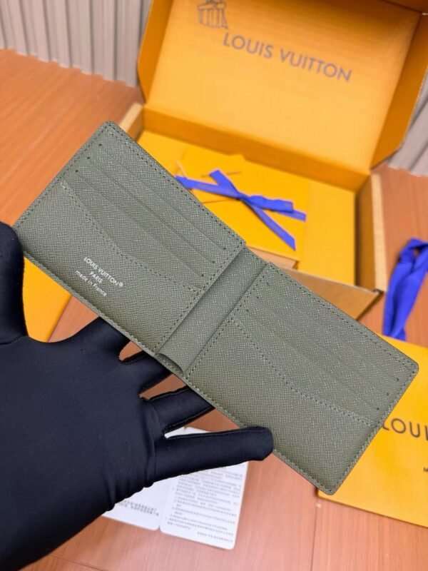 LOUIS VUITTON M28644 Slender Wallet