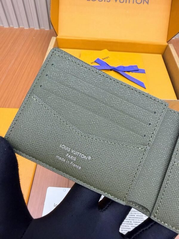 LOUIS VUITTON M28644 Slender Wallet