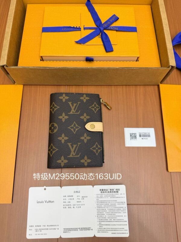 LOUIS VUITTON M29550 Locked Passport Cover