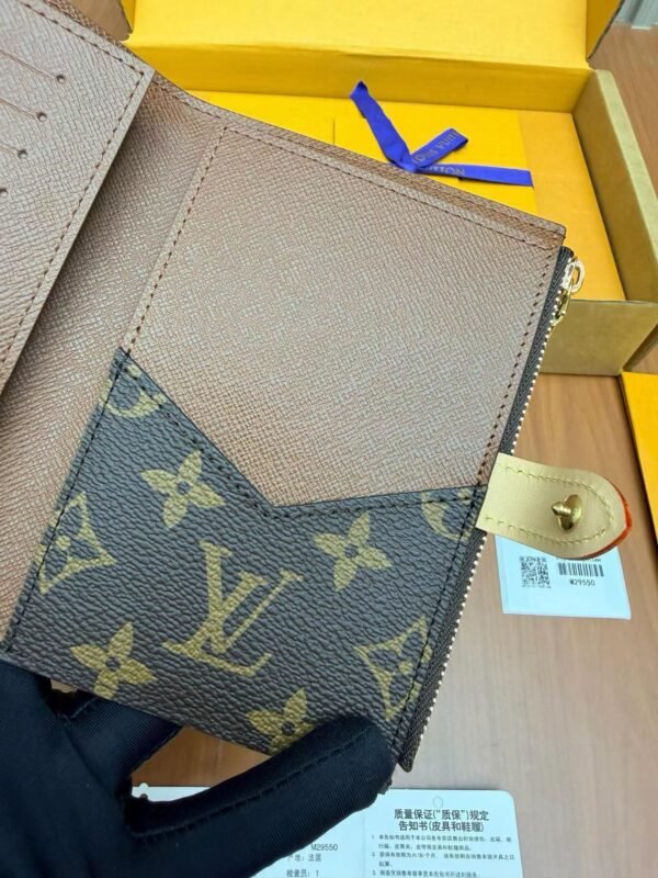 LOUIS VUITTON M29550 Locked Passport Cover