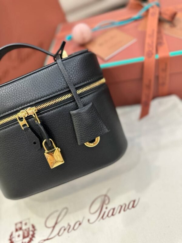 LORO PIANA Extra Vanity Case L21