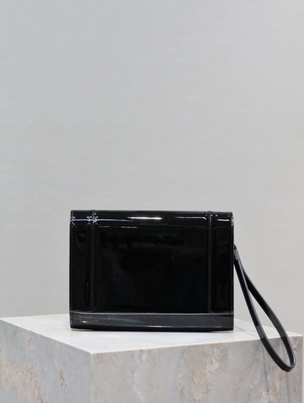 YSL LE CASSANDRE