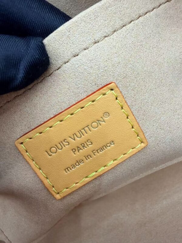 LOUIS VUITTON Squire East West Bag M2A457