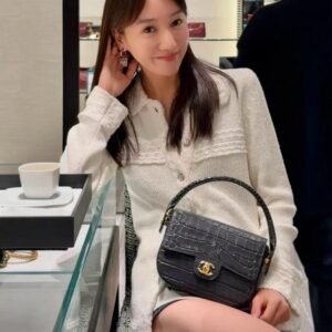 CHANEL  Clutch