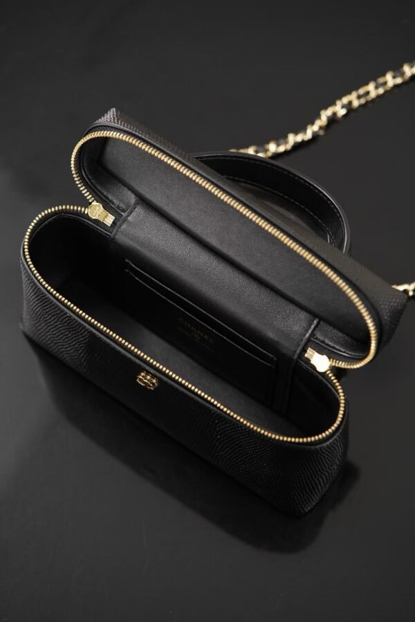 CHANEL Vanity with Chain