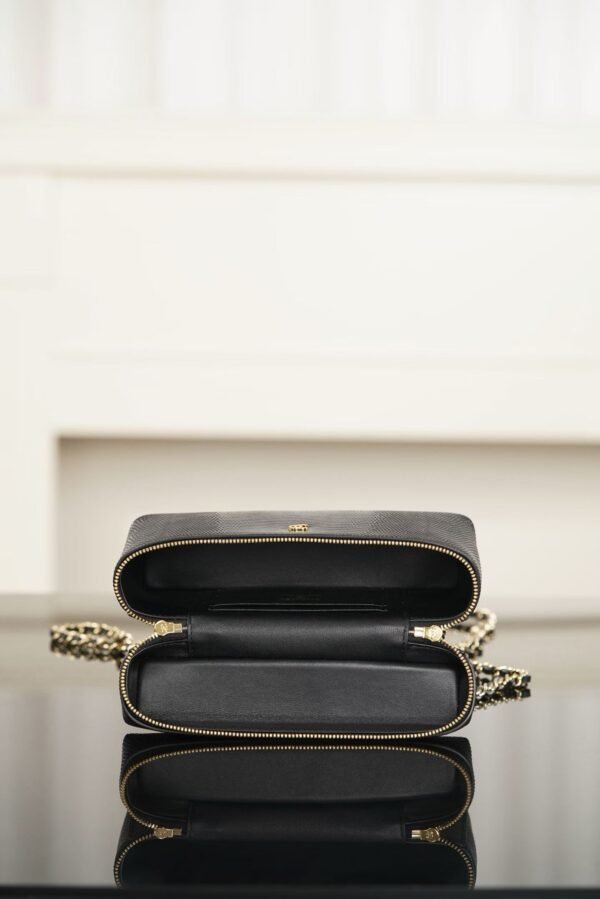 CHANEL Vanity with Chain