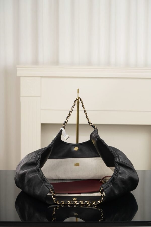 CHANEL Shopping bag